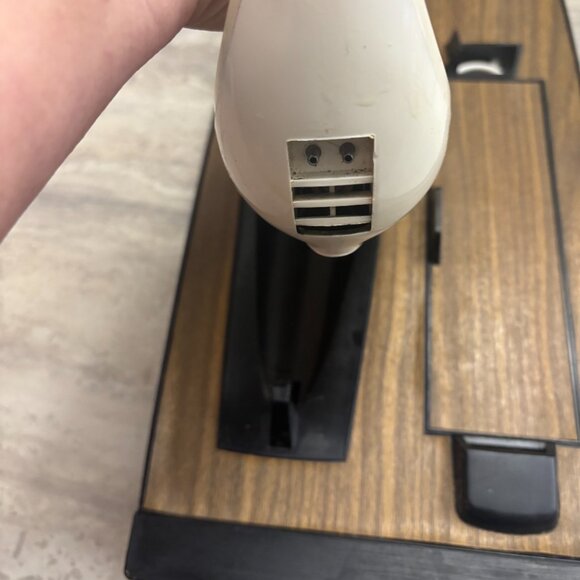 Vintage Hamilton Beach Electric Knife - Picture 3 of 5